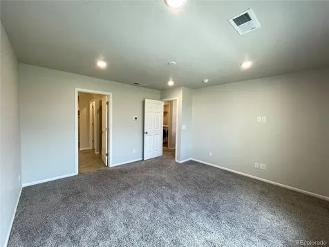 6089 N Liverpool Street Aurora CO 80019