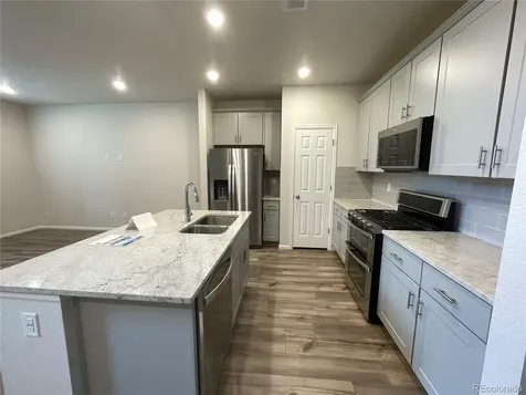 6089 N Liverpool Street Aurora CO 80019