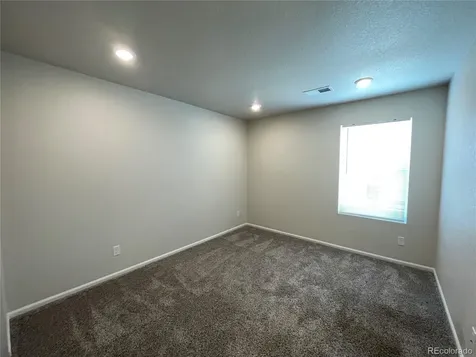 6089 N Liverpool Street Aurora CO 80019