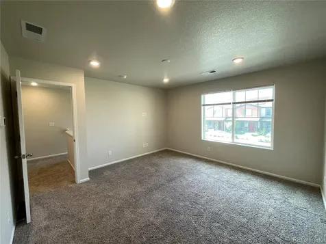 6089 N Liverpool Street Aurora CO 80019