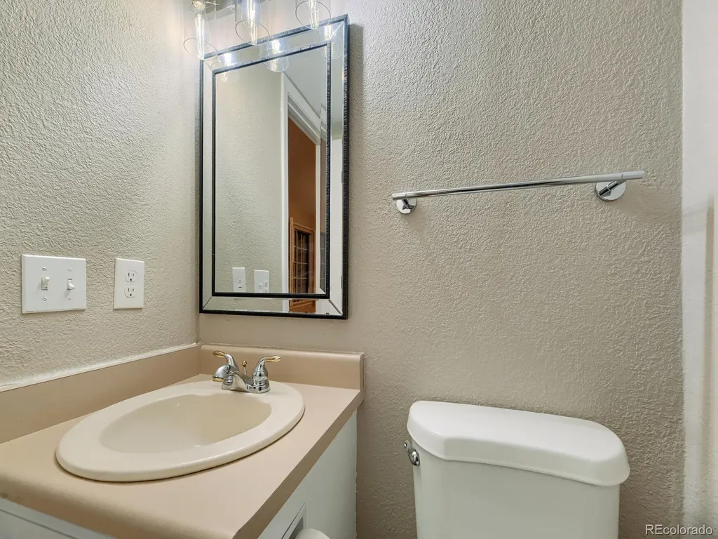 556 Longfellow Lane Highlands Ranch CO 80126