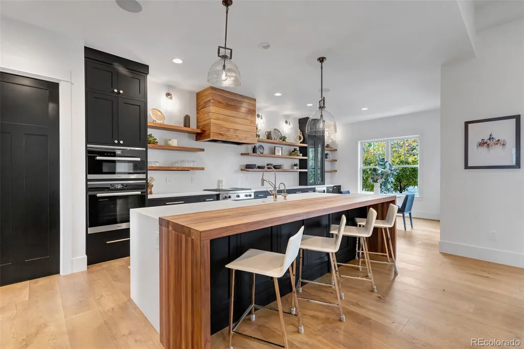 27041 E Long Circle Aurora CO 80016