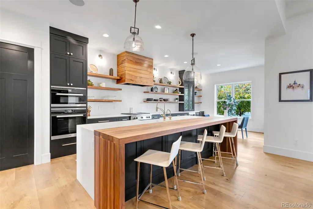 27041 E Long Circle Aurora CO 80016