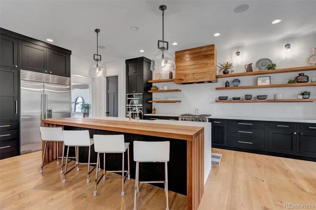 27041 E Long Circle Aurora CO 80016