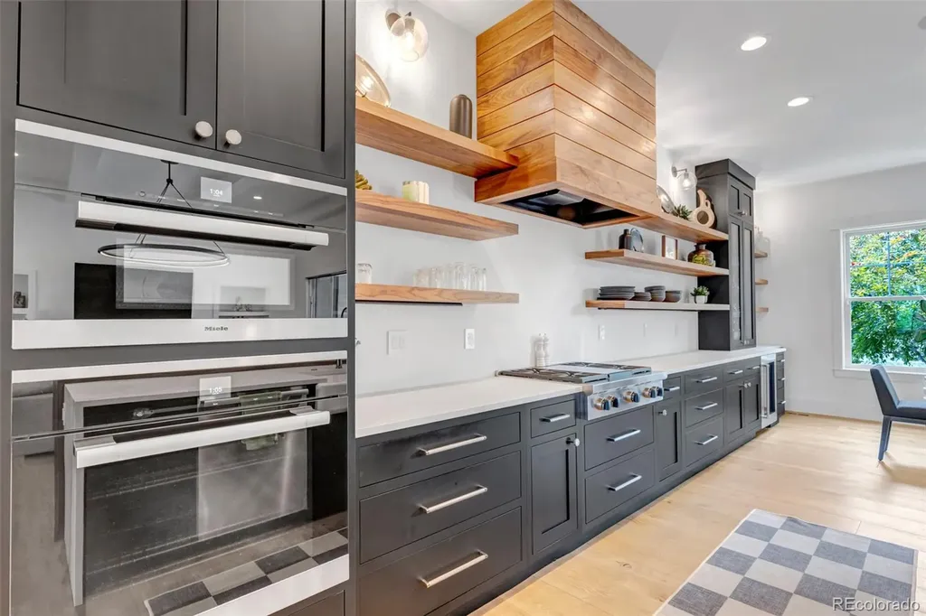 27041 E Long Circle Aurora CO 80016