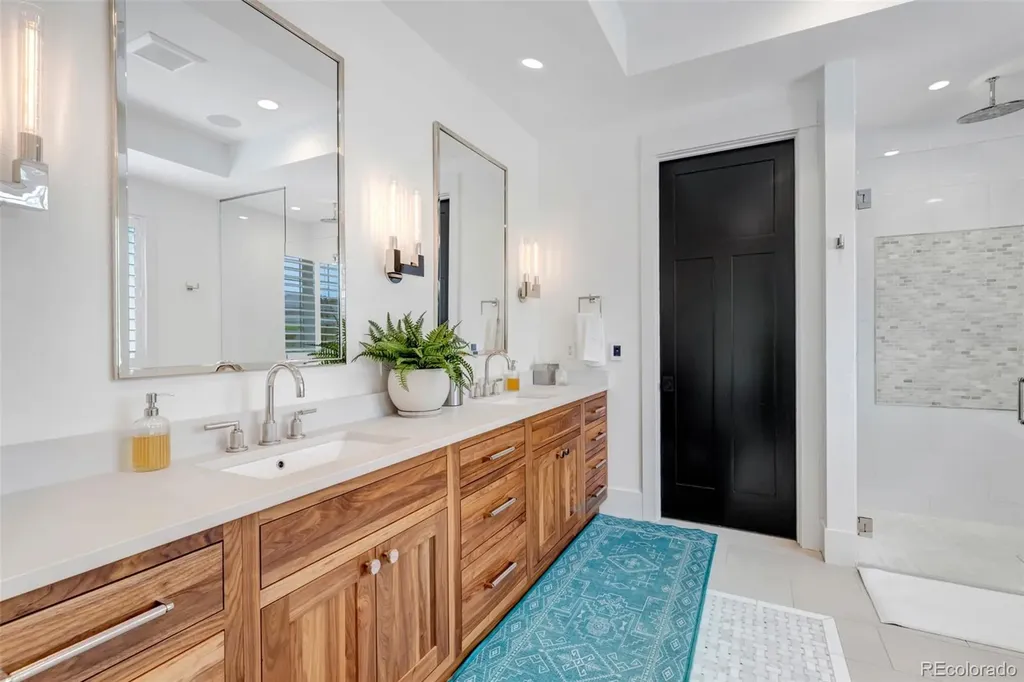 27041 E Long Circle Aurora CO 80016