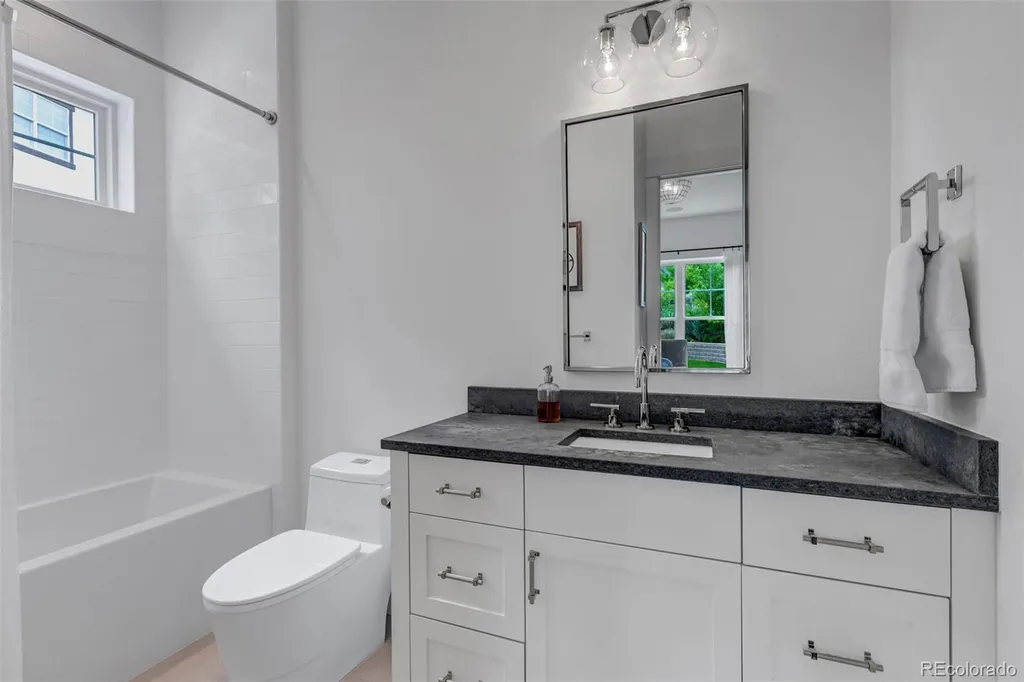 27041 E Long Circle Aurora CO 80016