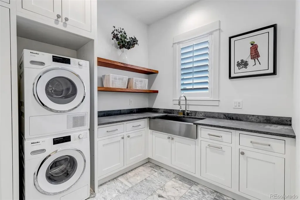 27041 E Long Circle Aurora CO 80016