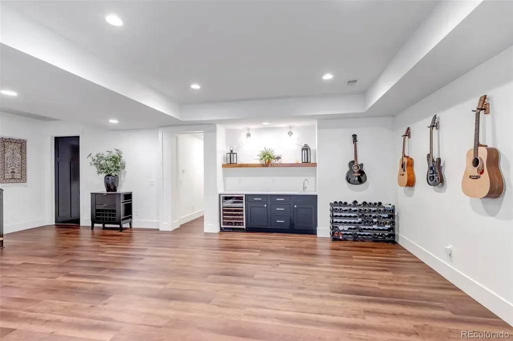 27041 E Long Circle Aurora CO 80016