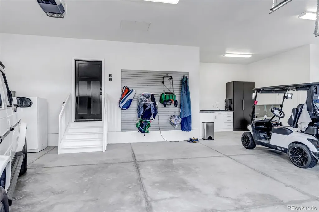 27041 E Long Circle Aurora CO 80016