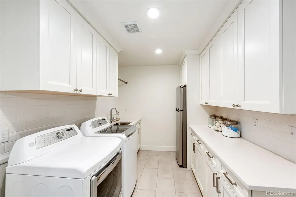 2981 Newbury Court Littleton CO 80126