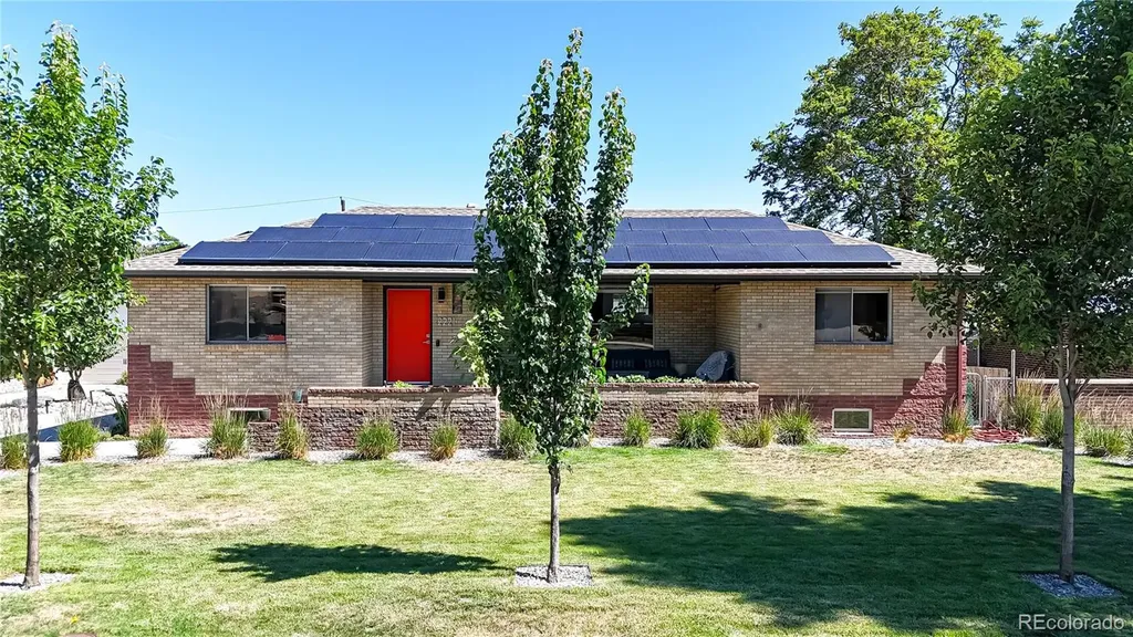 2221 W Moffat Place Denver CO 80221