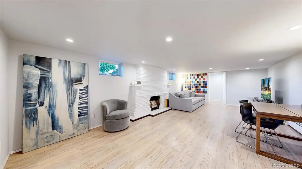 2221 W Moffat Place Denver CO 80221