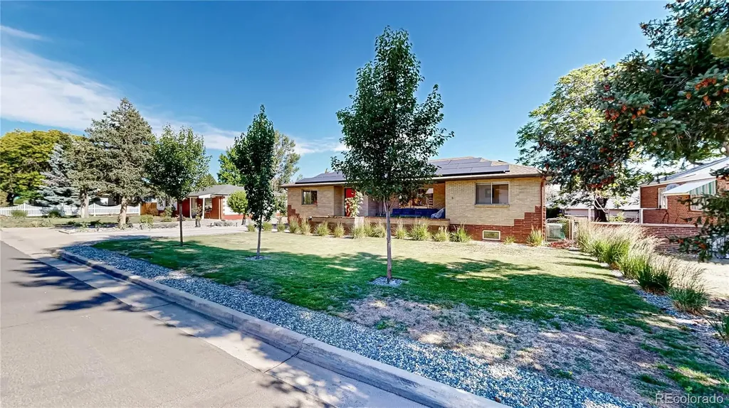 2221 W Moffat Place Denver CO 80221