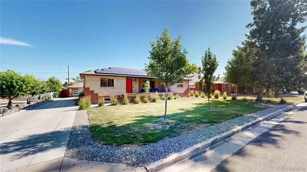 2221 W Moffat Place Denver CO 80221
