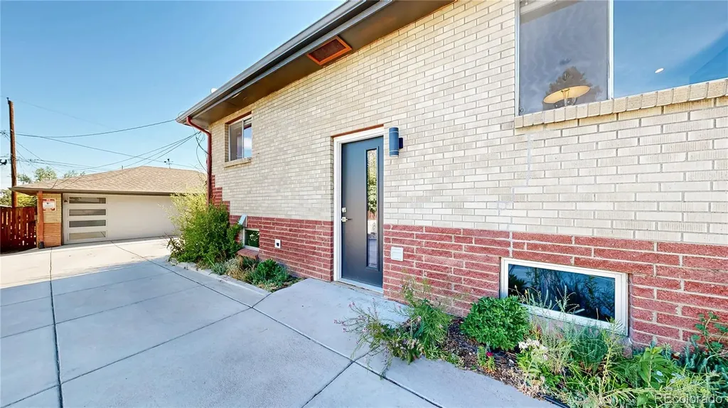 2221 W Moffat Place Denver CO 80221