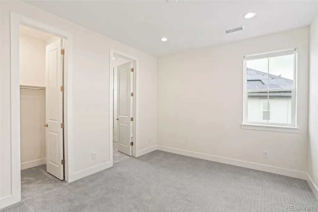 6638 S White Crow Court Aurora CO 80016