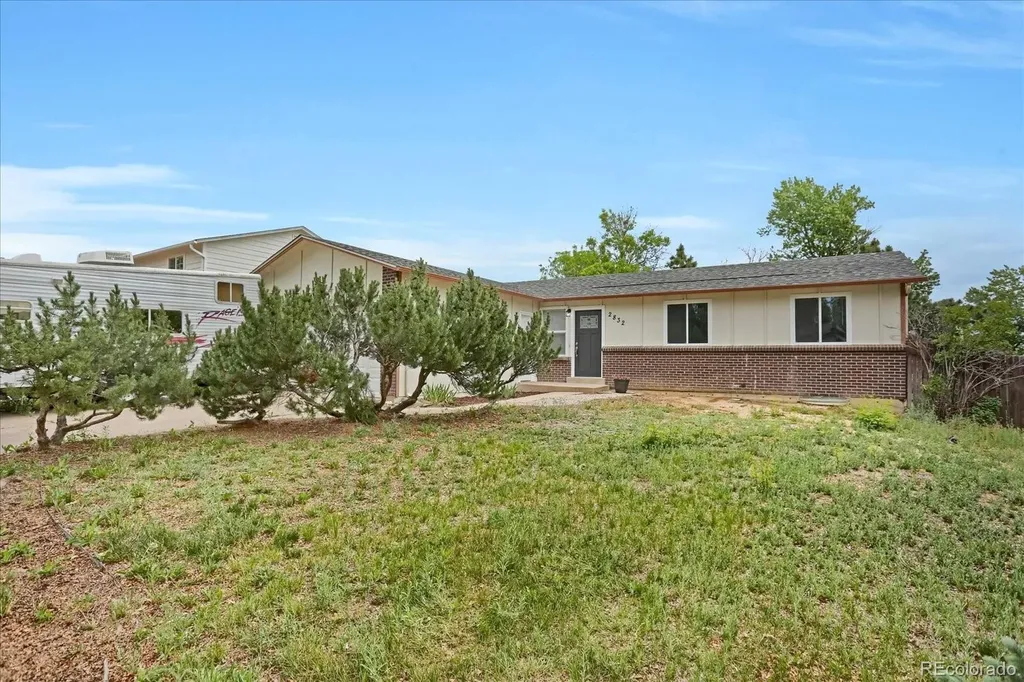 2832 S Mobile Street Aurora CO 80013