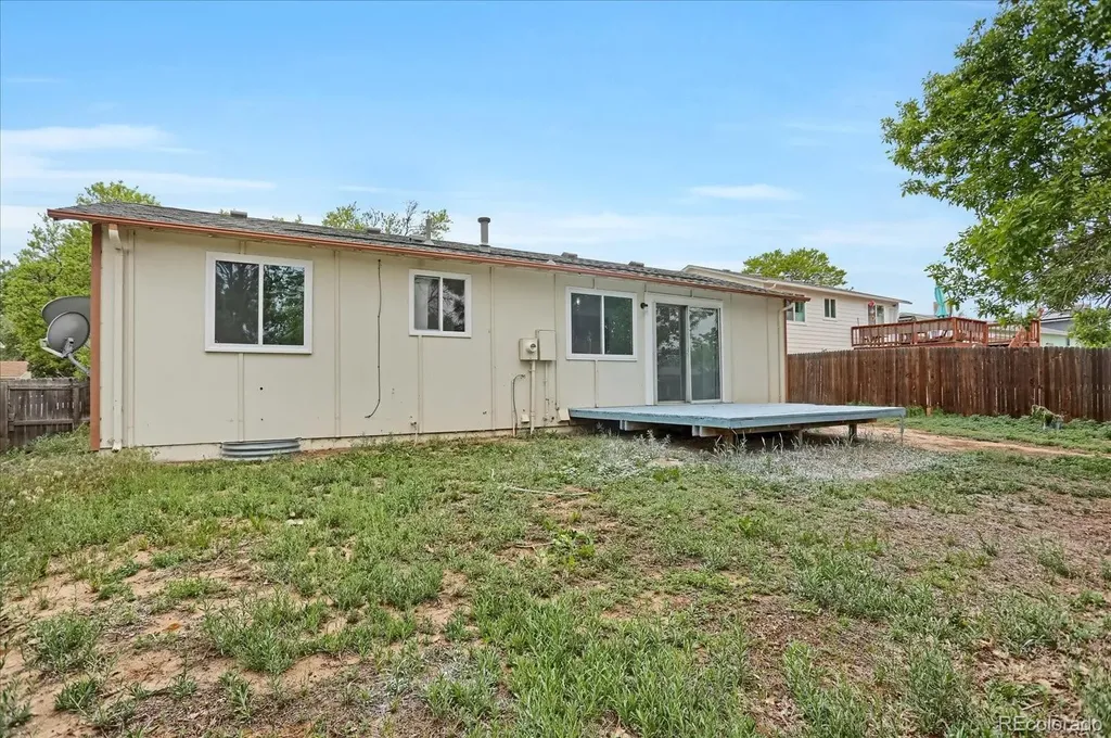 2832 S Mobile Street Aurora CO 80013