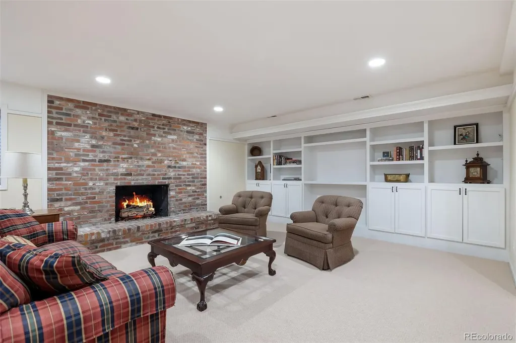 4660 S Downing Street Englewood CO 80113