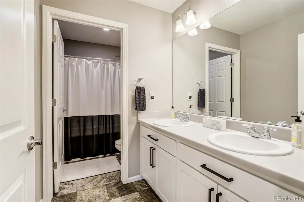 22521 E Radcliff Drive Aurora CO 80015