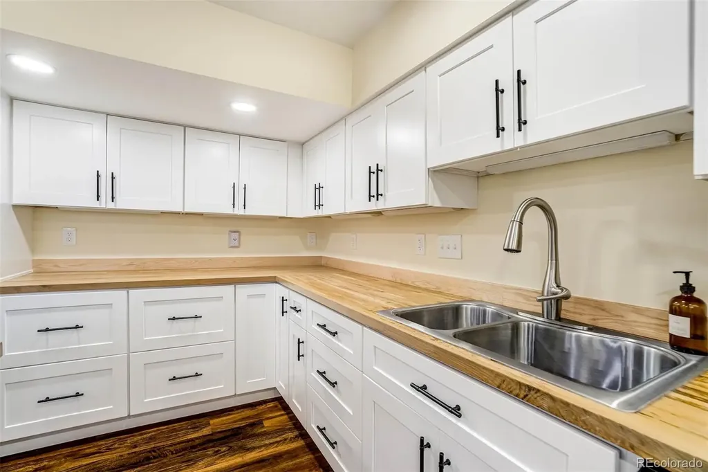 22521 E Radcliff Drive Aurora CO 80015