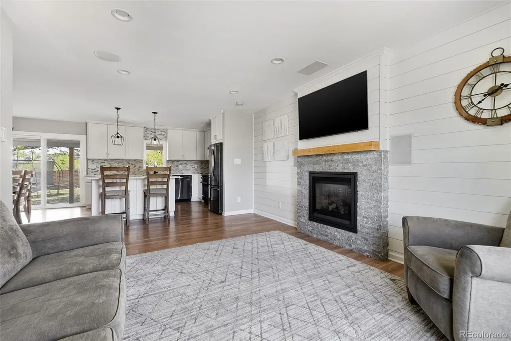 2291 S Zang Court Lakewood CO 80228