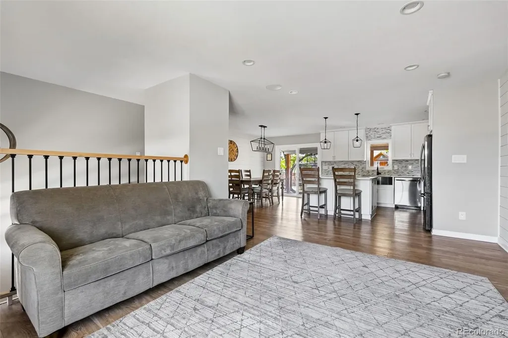 2291 S Zang Court Lakewood CO 80228