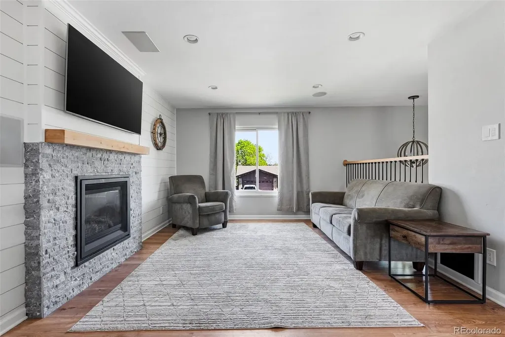 2291 S Zang Court Lakewood CO 80228