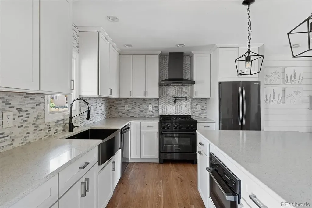 2291 S Zang Court Lakewood CO 80228