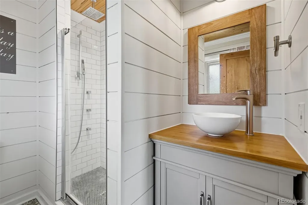 2291 S Zang Court Lakewood CO 80228