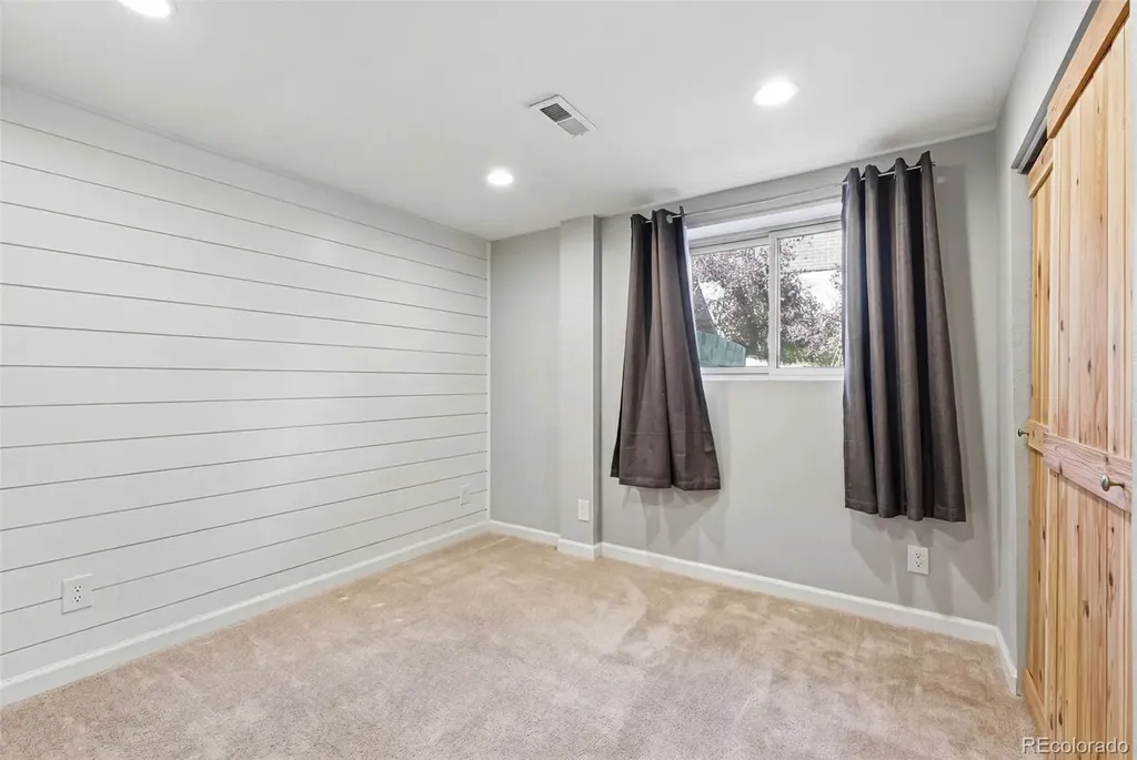 2291 S Zang Court Lakewood CO 80228