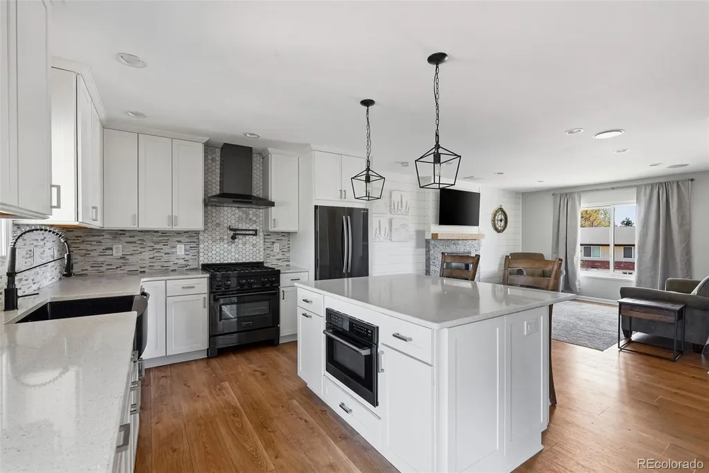 2291 S Zang Court Lakewood CO 80228