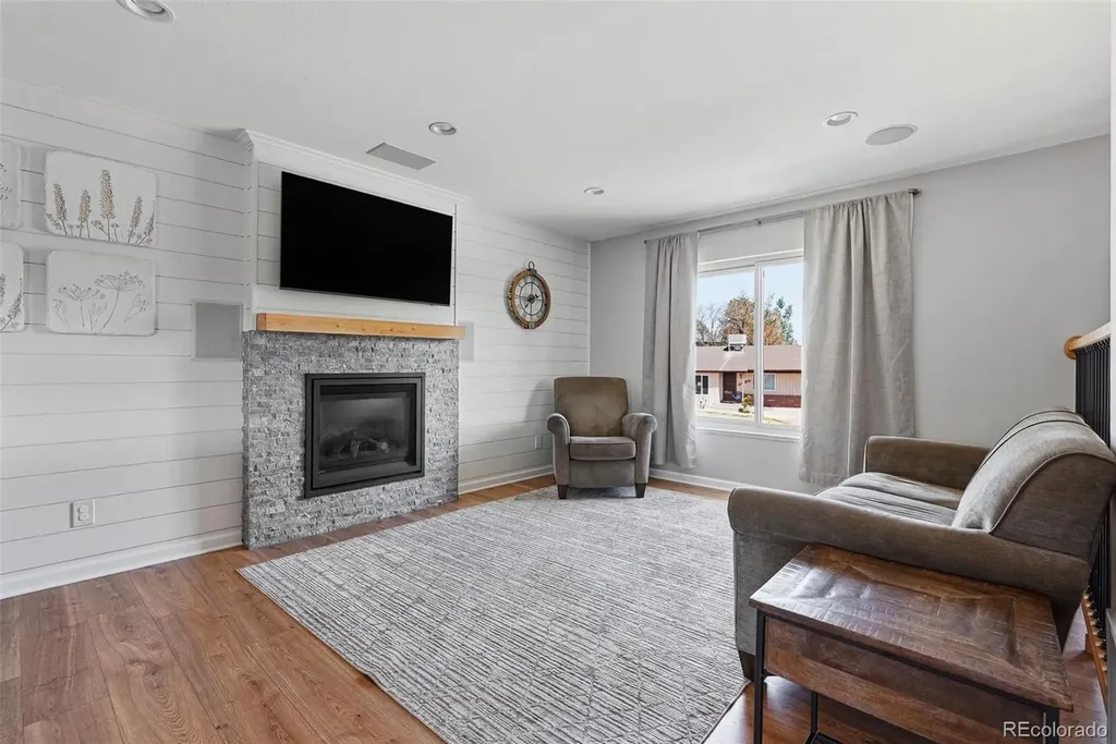 2291 S Zang Court Lakewood CO 80228