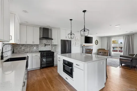 2291 S Zang Court Lakewood CO 80228