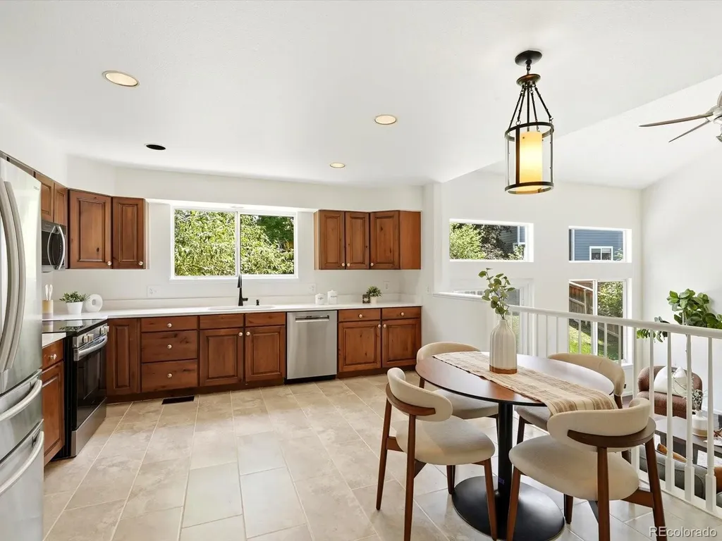 9464 Bexley Drive Littleton CO 80126
