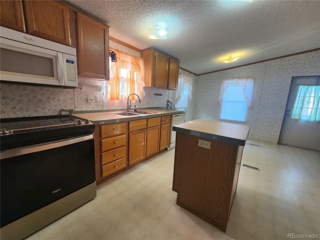 1400 S Collyer Street S Longmont CO 80501