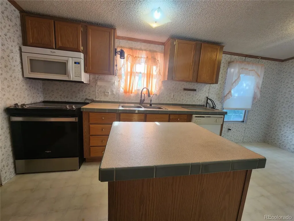 1400 S Collyer Street S Longmont CO 80501