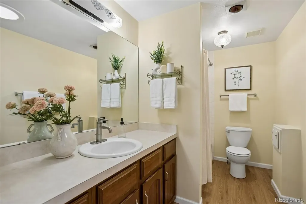 5142 S Everett Street Littleton CO 80123