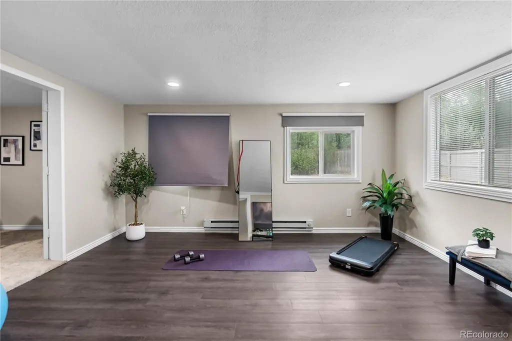 3056 S Grape Way Denver CO 80222