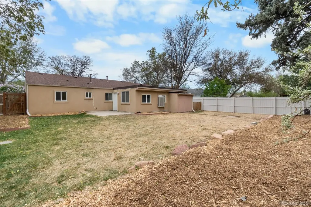 3056 S Grape Way Denver CO 80222