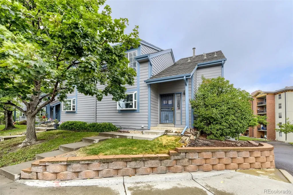 2405 S Worchester Court Aurora CO 80014