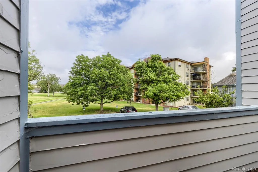 2405 S Worchester Court Aurora CO 80014