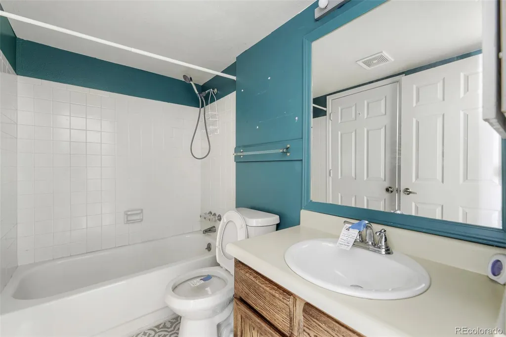 2405 S Worchester Court Aurora CO 80014