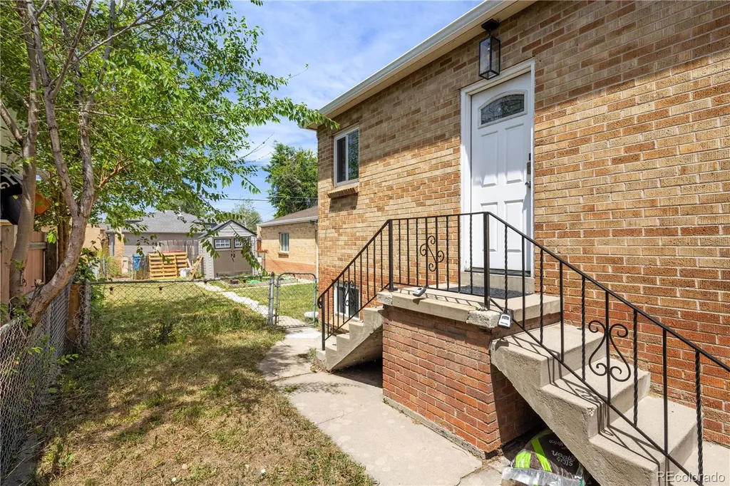 2125 Ames Street Edgewater CO 80214