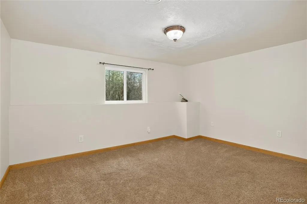 2406 Horrogate Road Byers CO 80103