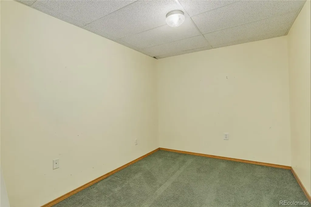 2406 Horrogate Road Byers CO 80103