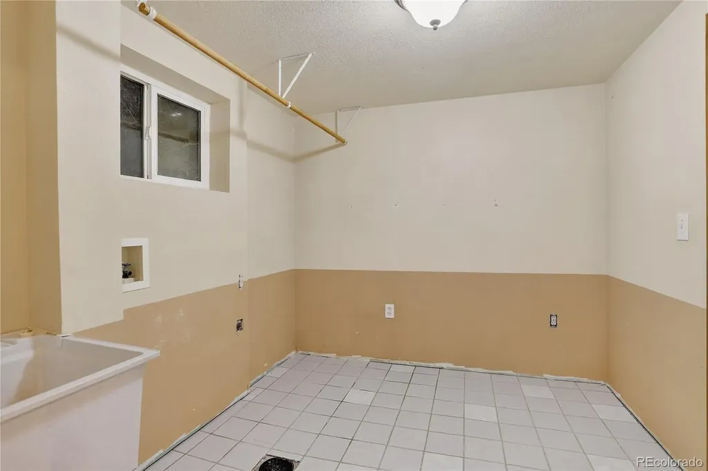 2406 Horrogate Road Byers CO 80103