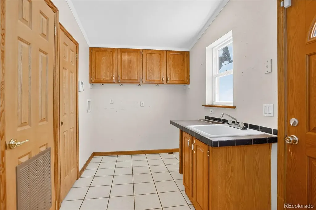 2406 Horrogate Road Byers CO 80103