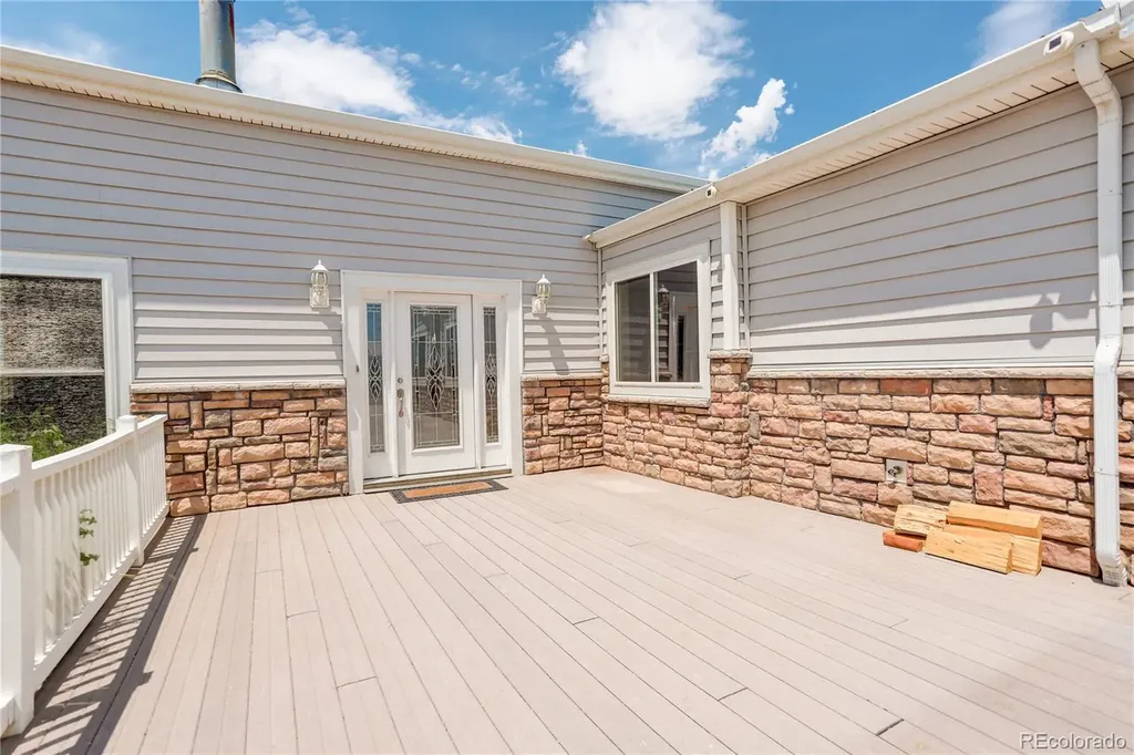 2406 Horrogate Road Byers CO 80103